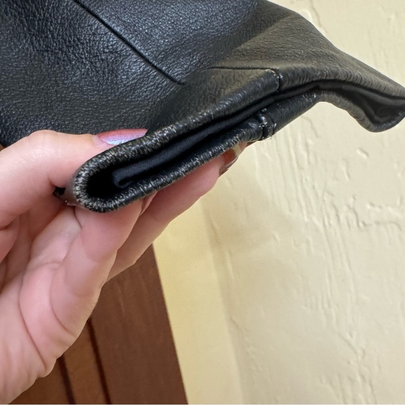 Leather Jacket - Picture 4 of 8